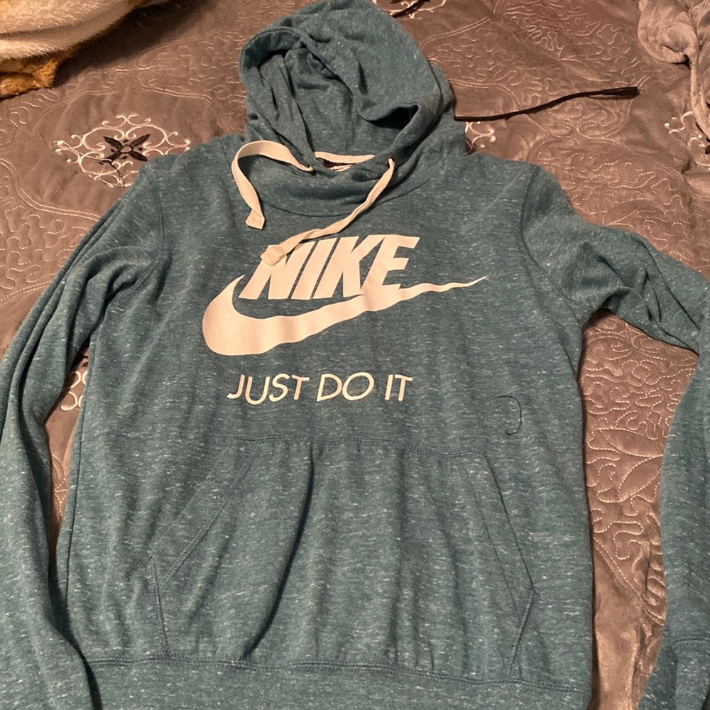 Nike sweatshirt in turquoise color!